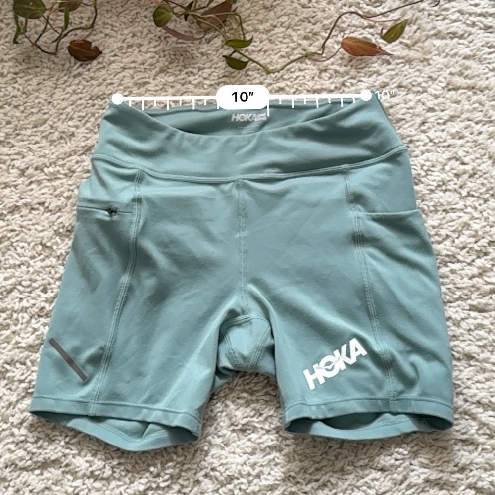 Hoka Women's Hupana 5" Short in Sea foam Green size XS - Picture 4 of 6